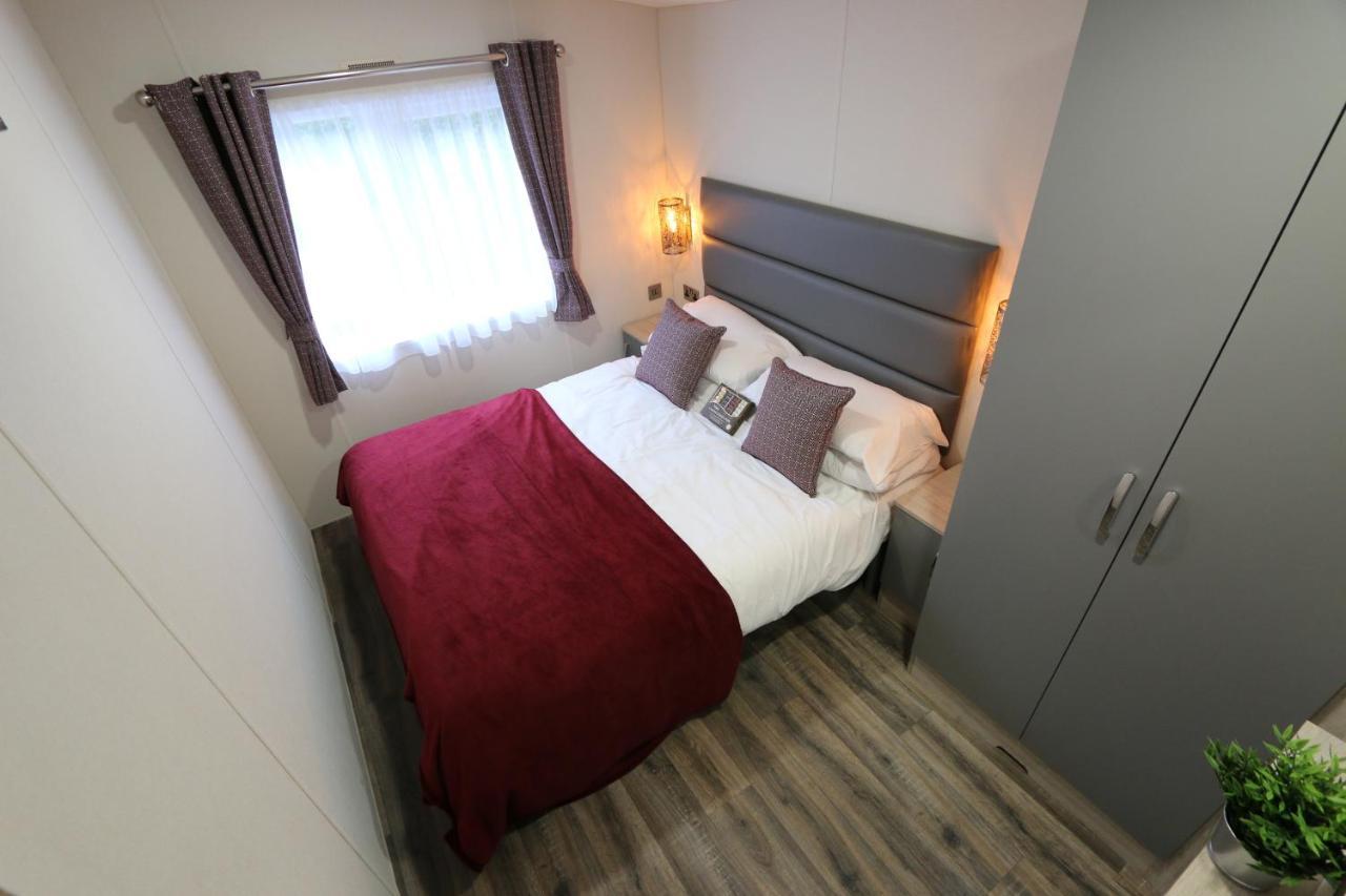 Black Bull Retreat, Barmston With Private Hot Tubs Driffield Exteriör bild