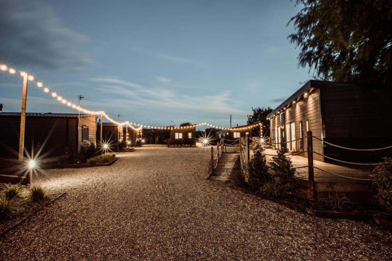 Black Bull Retreat, Barmston With Private Hot Tubs Driffield Exteriör bild