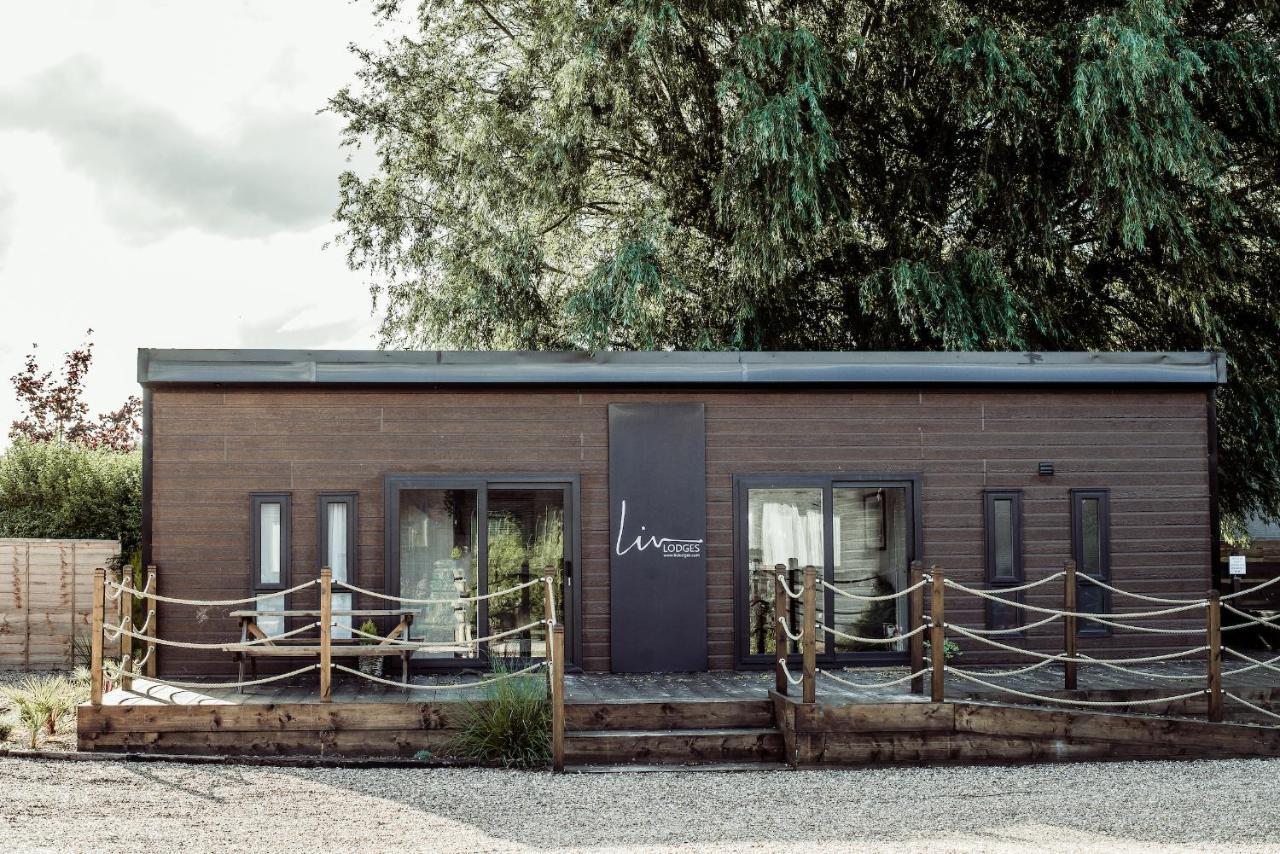 Black Bull Retreat, Barmston With Private Hot Tubs Driffield Exteriör bild