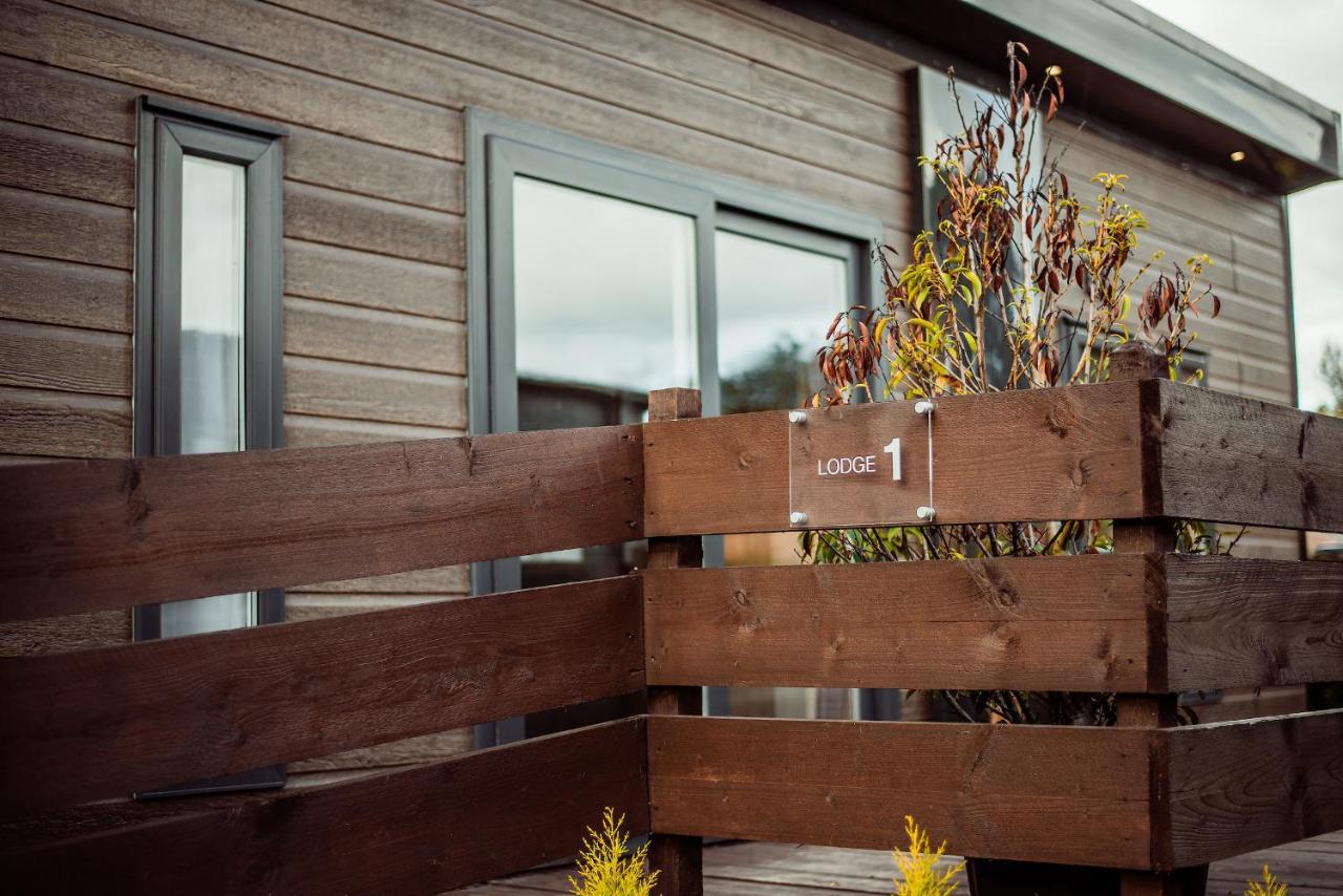 Black Bull Retreat, Barmston With Private Hot Tubs Driffield Exteriör bild