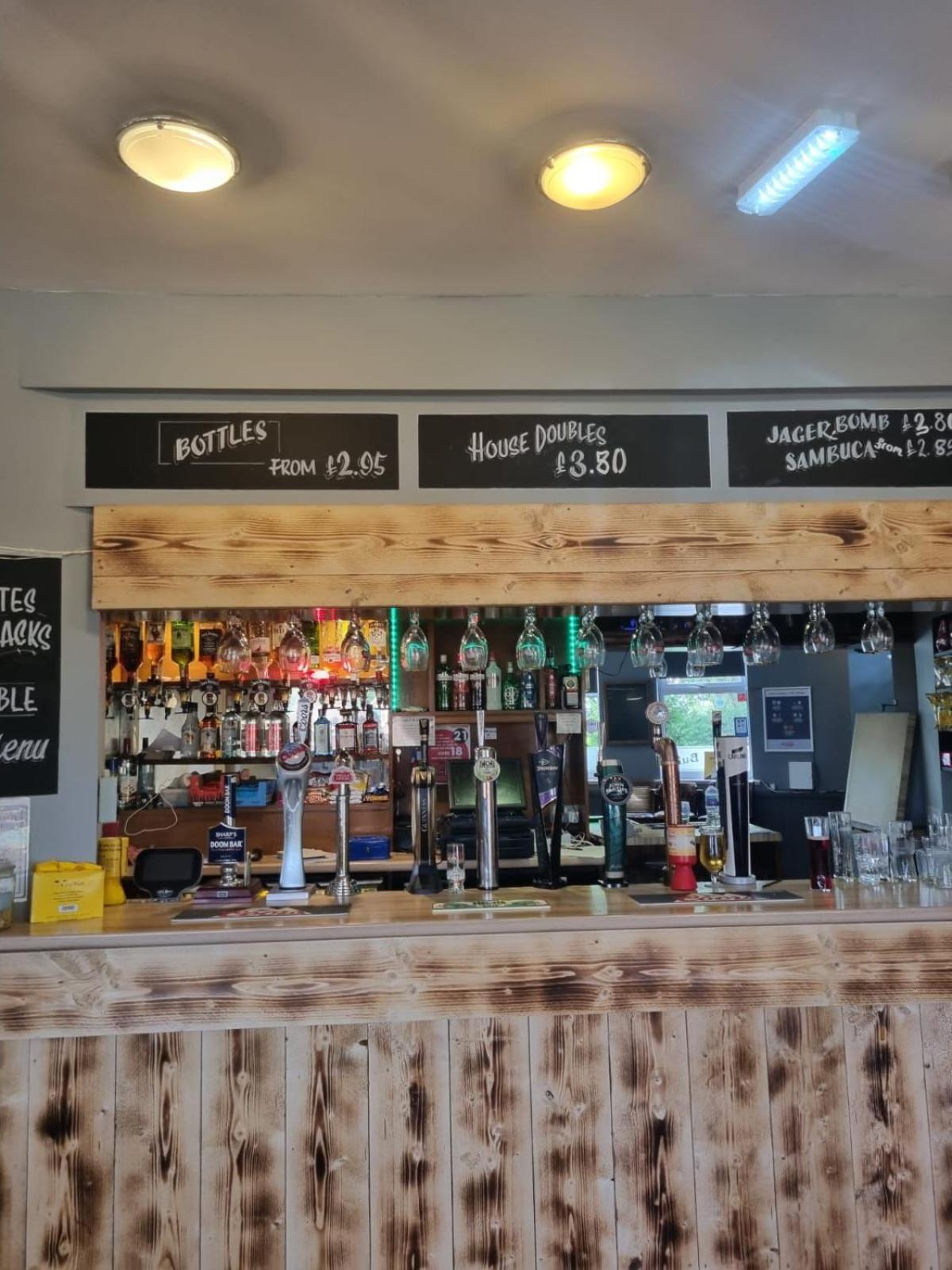 Black Bull Retreat, Barmston With Private Hot Tubs Driffield Exteriör bild